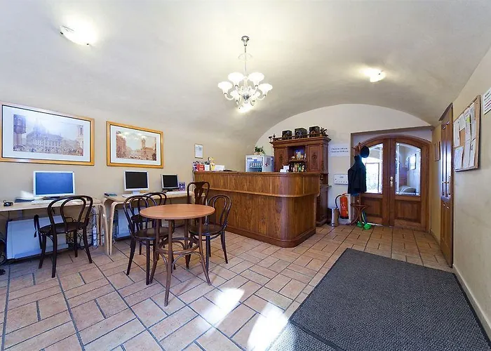 Hostel Little Quarter *