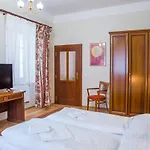 Little Quarter Hostal