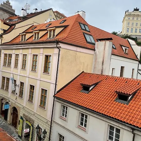 Little Quarter Vandrerhjem *