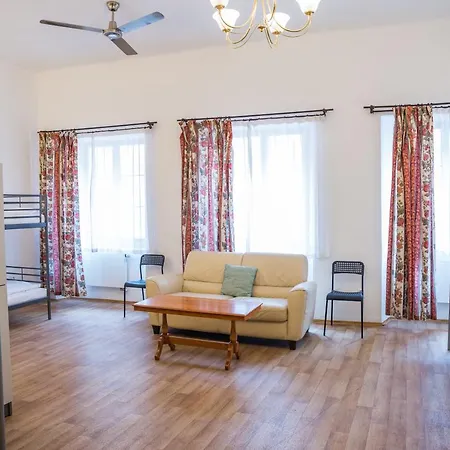 Little Quarter Hostal
