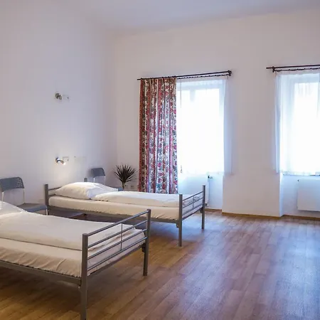 Little Quarter Hostal