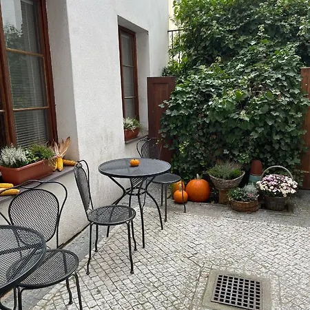Little Quarter Vandrerhjem