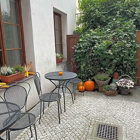 Little Quarter Hostel *