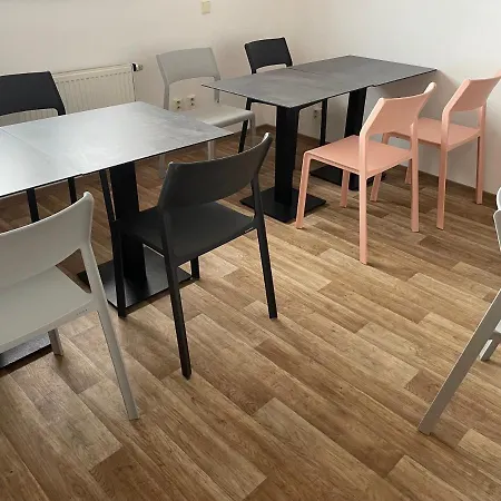 Little Quarter Vandrarhem *