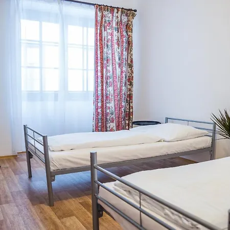 Little Quarter Vandrarhem *