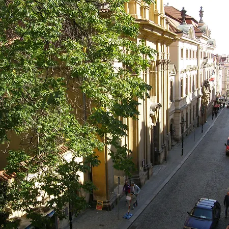 Vandrarhem Little Quarter *