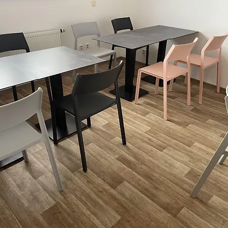 Little Quarter Vandrarhem *